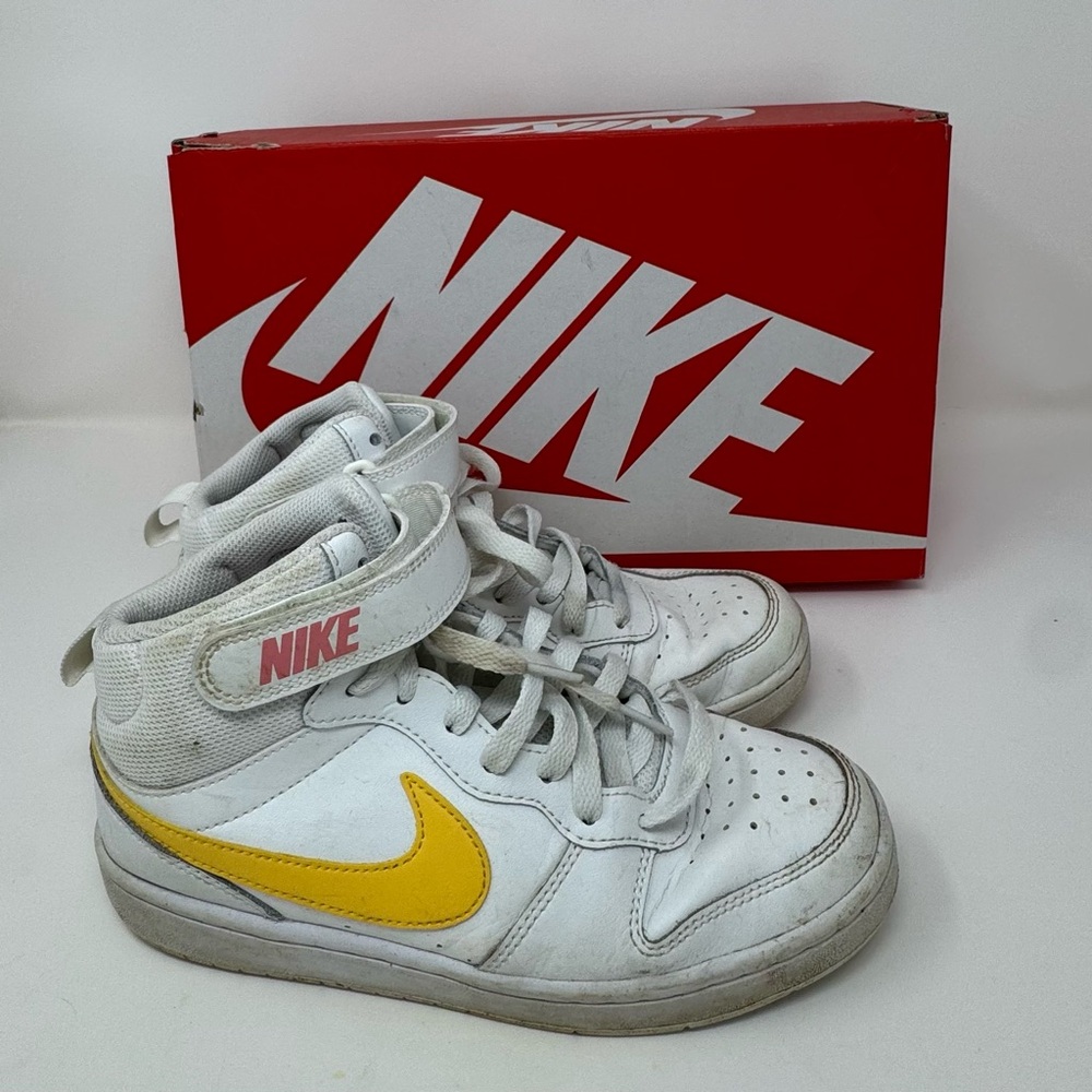 Nike Blazer Mid ‘77 Shoes, size 6y.
